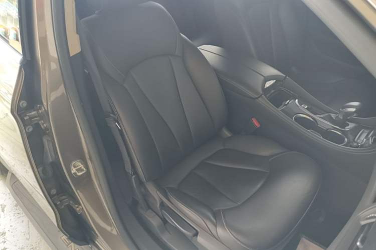 Used Buick Envision 2017 28T Four-Wheel Drive Elite Model Right Front Seat