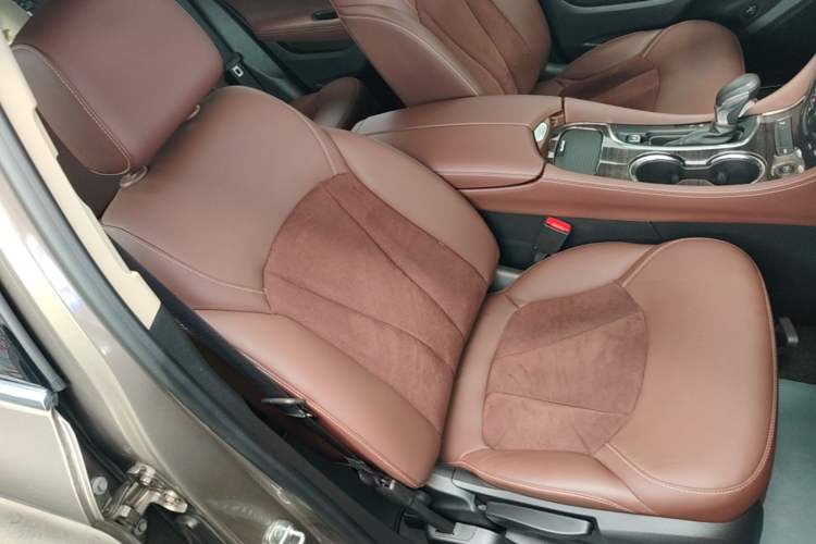 Used Buick Envision 2017 28T Four-Wheel Drive Elite Model Right Front Seat