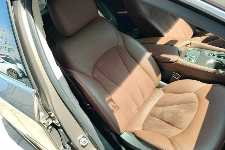 Used Buick Envision 2017 20T Two-Wheel Drive Luxury Model Right Front Seat