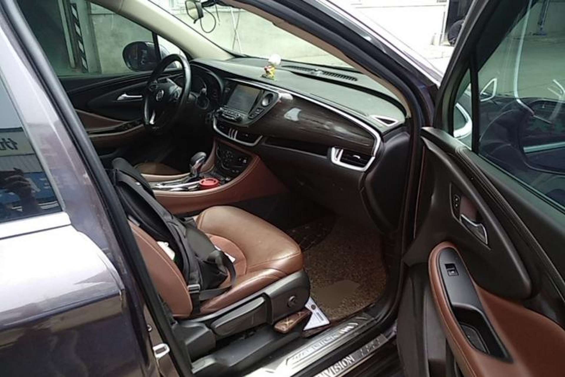 Used Buick Envision 2017 28T Four-Wheel Drive Elite Model Right Front Seat