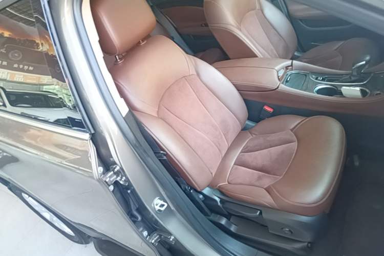 Used Buick Envision 2017 20T Two-Wheel Drive Elite Version Right Front Seat