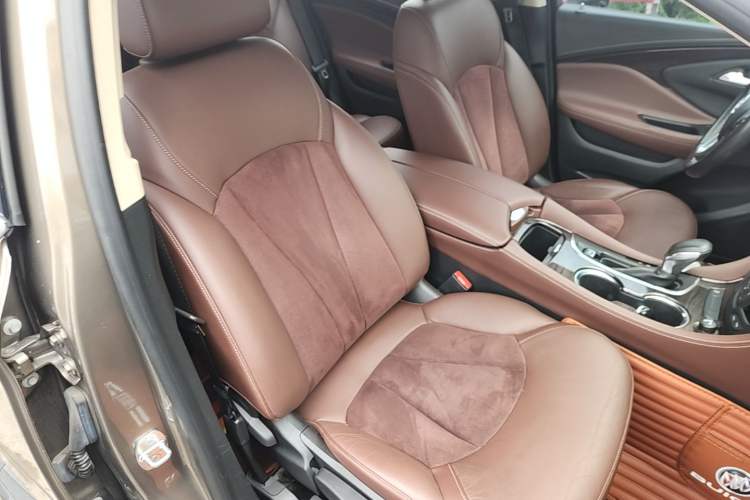 Used Buick Envision 2017 20T Two-Wheel Drive Elite Version Right Front Seat