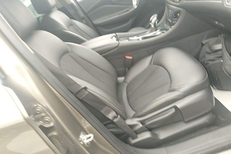 Used Buick Envision 2017 20T Two-Wheel Drive Leading Version Right Front Seat