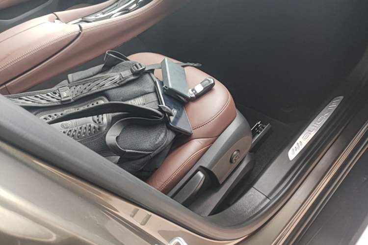 Used Buick Envision 2017 28T Four-Wheel Drive Elite Model Right Front Seat