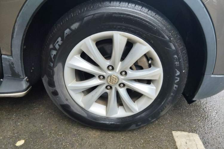 Used Buick Envision 2017 28T Four-Wheel Drive Elite Model Right Front Wheel Hub