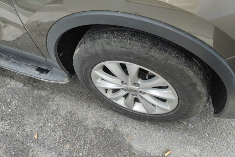 Used Buick Envision 2017 28T Four-Wheel Drive Elite Model Right Front Wheel Hub