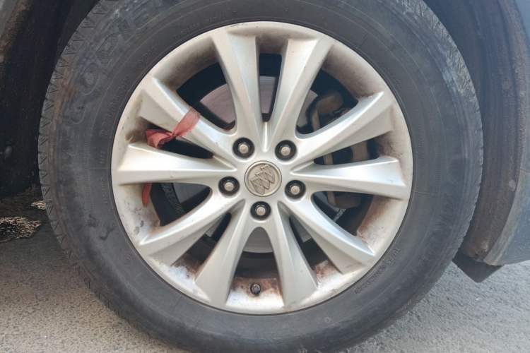 Used Buick Envision 2017 28T Four-Wheel Drive Elite Model Right Front Wheel Hub