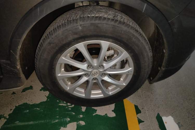 Used Buick Envision 2017 20T Two-Wheel Drive Leading Version Right Front Wheel Hub