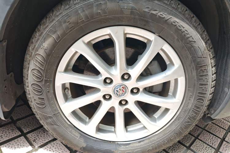 Used Buick Envision 2017 20T Two-Wheel Drive Elite Version Right Front Wheel Hub