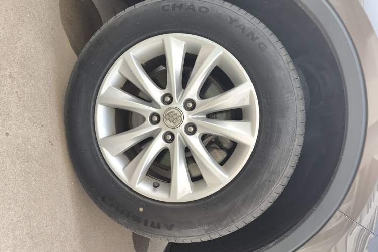 Used Buick Envision 2017 28T Four-Wheel Drive Elite Model Right Front Wheel Hub