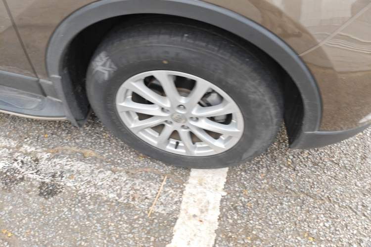 Used Buick Envision 2017 20T Two-Wheel Drive Leading Version Right Front Wheel Hub
