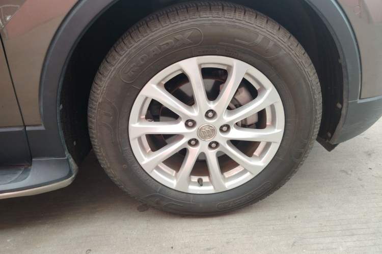 Used Buick Envision 2017 20T Two-Wheel Drive Luxury Model Right Front Wheel Hub