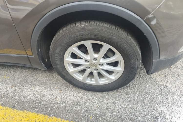 Used Buick Envision 2017 20T Two-Wheel Drive Elite Version Right Front Wheel Hub