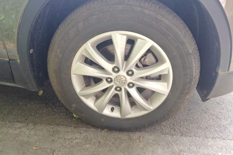 Used Buick Envision 2017 28T Four-Wheel Drive Elite Model Right Front Wheel Hub