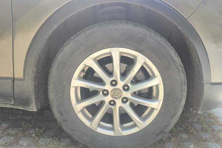 Used Buick Envision 2017 20T Two-Wheel Drive Leading Version Right Front Wheel Hub