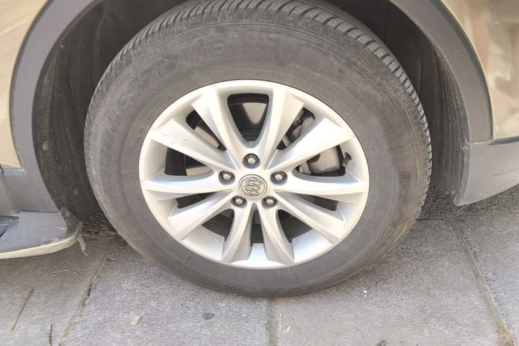 Used Buick Envision 2017 28T Four-Wheel Drive Elite Model Right Front Wheel Hub