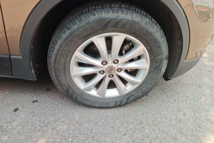 Used Buick Envision 2017 28T Four-Wheel Drive Elite Model Right Front Wheel Hub