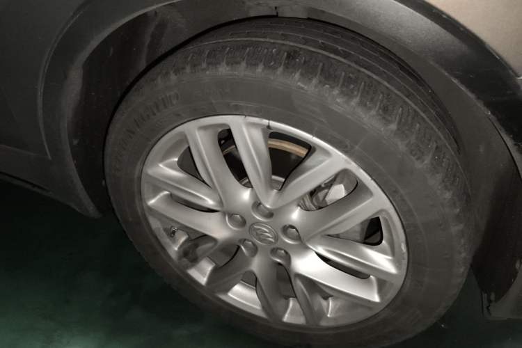 Used Buick Envision 2017 28T Four-Wheel Drive Elite Model Right Front Wheel Hub