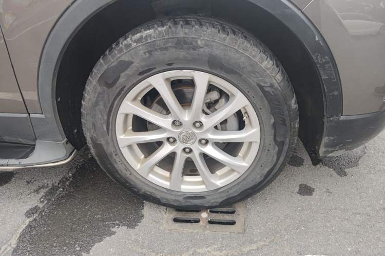 Used Buick Envision 2017 20T Two-Wheel Drive Elite Version Right Front Wheel Hub