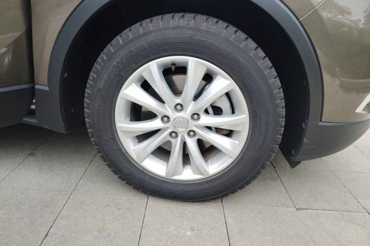 Used Buick Envision 2017 28T Four-Wheel Drive Elite Model Right Front Wheel Hub