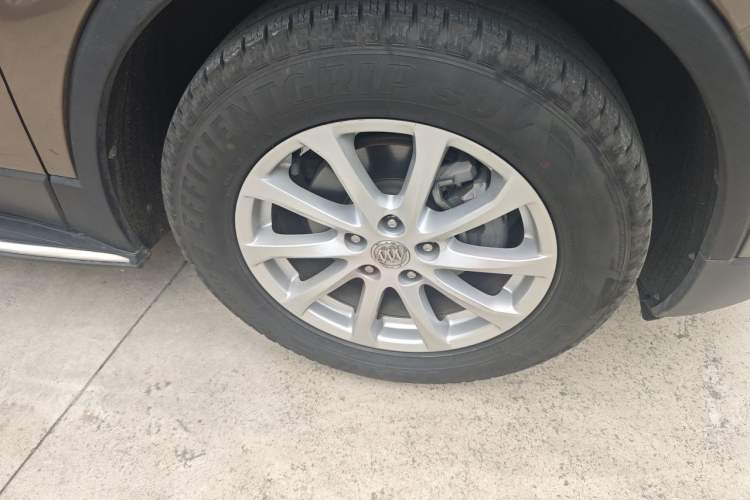 Used Buick Envision 2017 20T Two-Wheel Drive Elite Version Right Front Wheel Hub