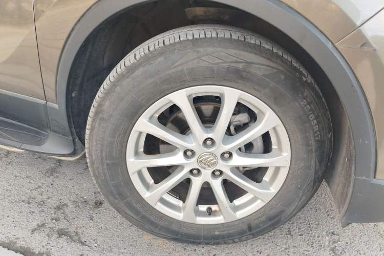 Used Buick Envision 2017 20T Two-Wheel Drive Elite Version Right Front Wheel Hub