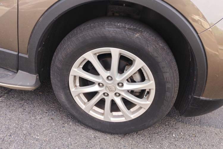 Used Buick Envision 2017 20T Two-Wheel Drive Elite Version Right Front Wheel Hub