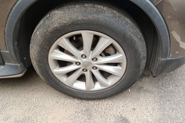 Used Buick Envision 2017 28T Four-Wheel Drive Elite Model Right Front Wheel Hub