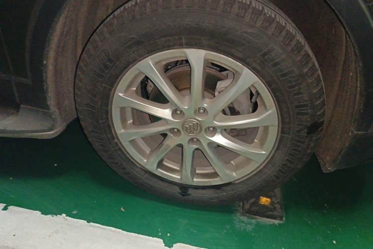 Used Buick Envision 2017 20T Two-Wheel Drive Elite Version Right Front Wheel Hub