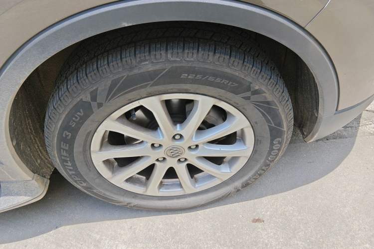 Used Buick Envision 2017 20T Two-Wheel Drive Elite Version Right Front Wheel Hub
