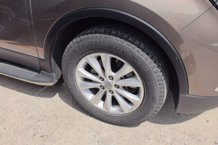 Used Buick Envision 2017 28T Four-Wheel Drive Luxury Model Right Front Wheel Hub