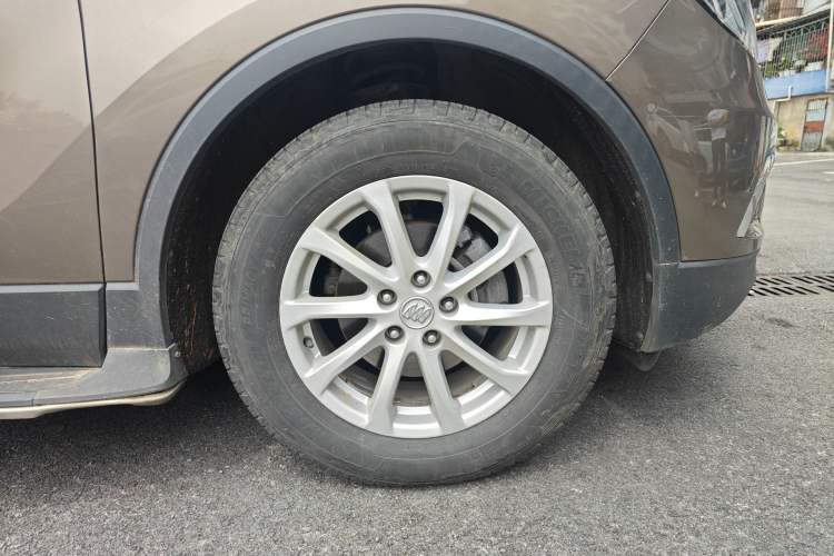 Used Buick Envision 2017 20T Two-Wheel Drive Luxury Model Right Front Wheel Hub