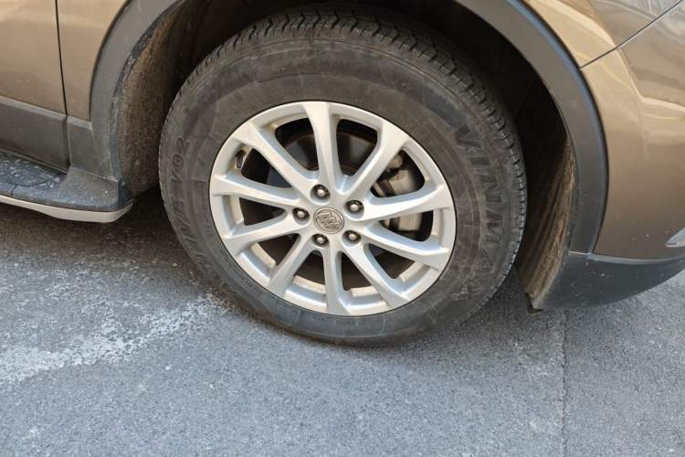 Used Buick Envision 2017 20T Two-Wheel Drive Elite Version Right Front Wheel Hub