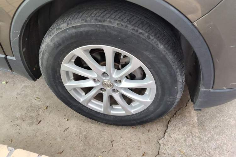 Used Buick Envision 2017 20T Two-Wheel Drive Elite Version Right Front Wheel Hub