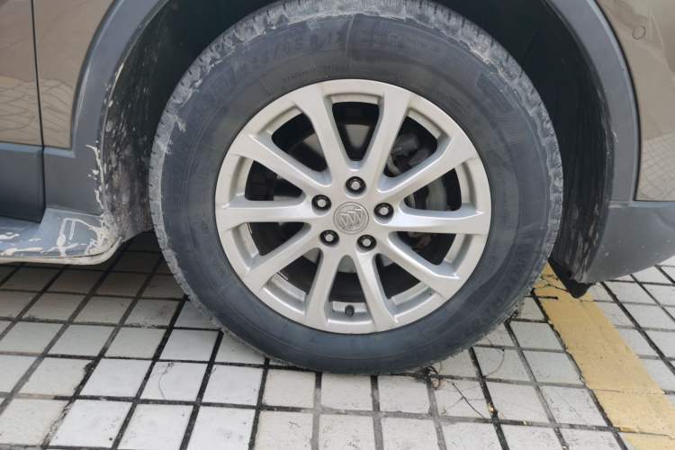 Used Buick Envision 2017 20T Two-Wheel Drive Luxury Model Right Front Wheel Hub