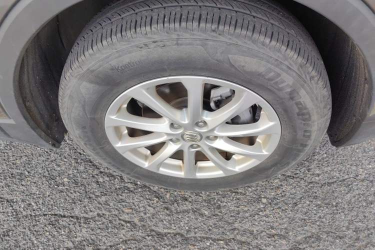 Used Buick Envision 2017 20T Two-Wheel Drive Leading Version Right Front Wheel Hub