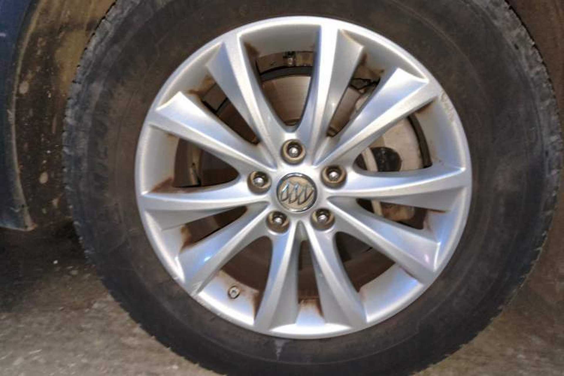 Used Buick Envision 2017 28T Four-Wheel Drive Luxury Model Right Front Wheel Hub
