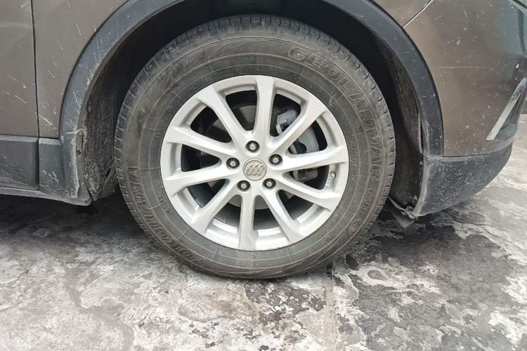Used Buick Envision 2017 20T Two-Wheel Drive Elite Version Right Front Wheel Hub
