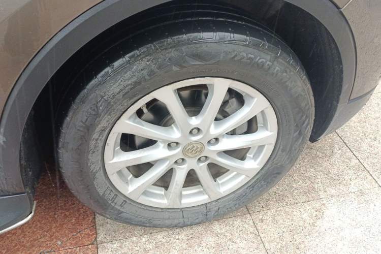 Used Buick Envision 2017 20T Two-Wheel Drive Leading Version Right Front Wheel Hub