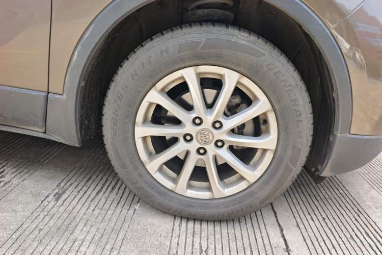 Used Buick Envision 2017 20T Two-Wheel Drive Luxury Model Right Front Wheel Hub