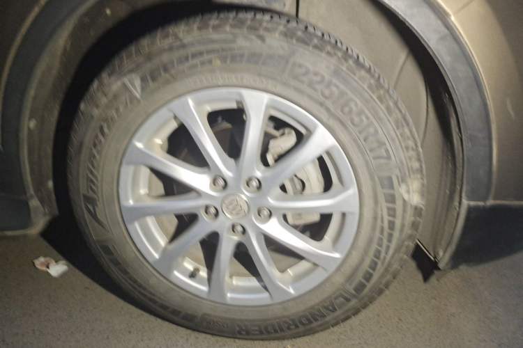 Used Buick Envision 2017 20T Two-Wheel Drive Elite Version Right Front Wheel Hub