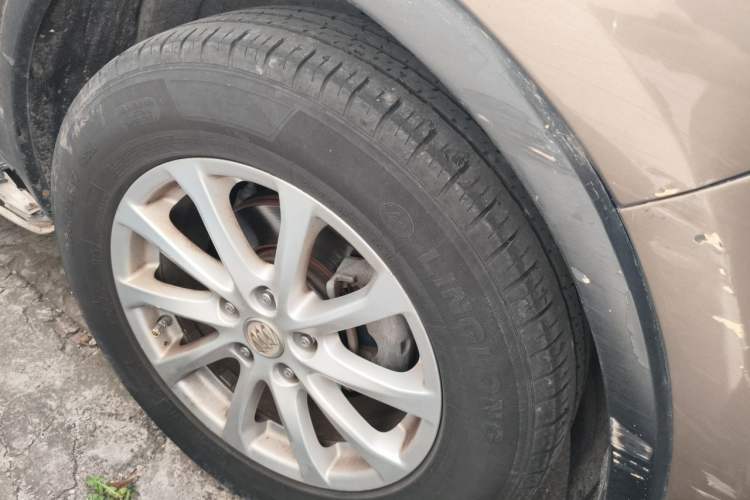 Used Buick Envision 2017 20T Two-Wheel Drive Leading Version Right Front Wheel Hub