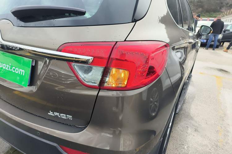 Used Buick Envision 2017 20T Two-Wheel Drive Elite Version Right Rear Taillight