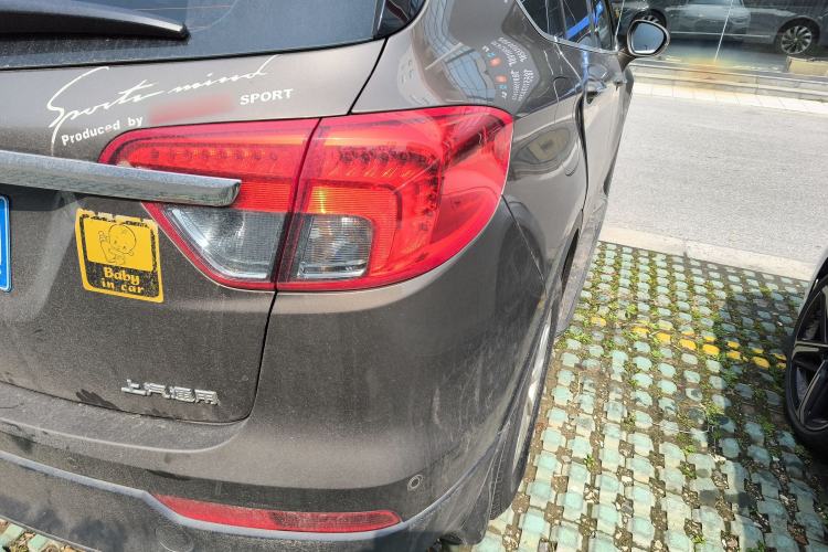 Used Buick Envision 2017 20T Two-Wheel Drive Elite Version Right Rear Taillight