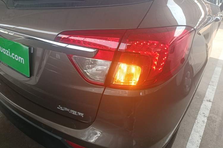 Used Buick Envision 2017 20T Two-Wheel Drive Elite Version Right Rear Taillight