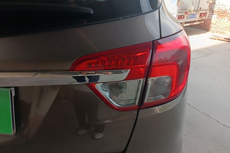 Used Buick Envision 2017 20T Two-Wheel Drive Elite Version Right Rear Taillight