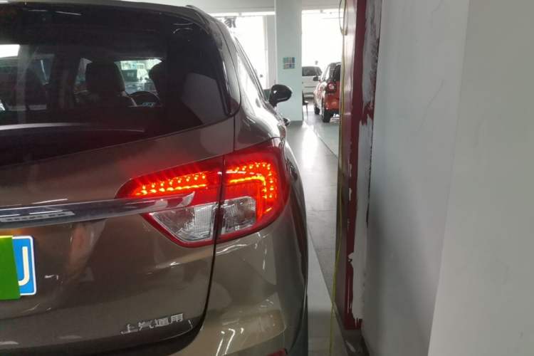 Used Buick Envision 2017 20T Two-Wheel Drive Leading Version Right Rear Taillight