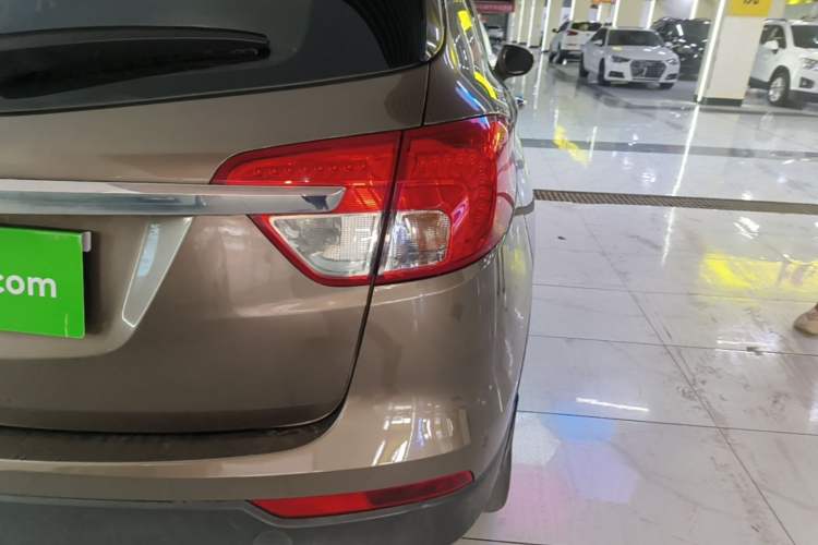 Used Buick Envision 2017 20T Two-Wheel Drive Leading Version Right Rear Taillight