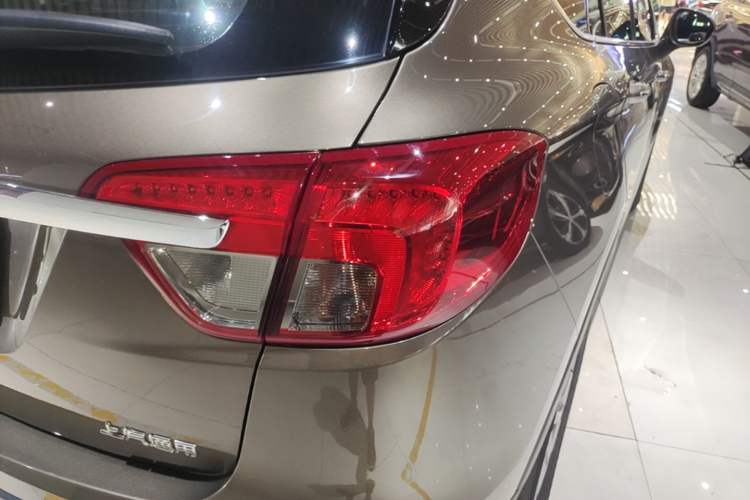 Used Buick Envision 2017 20T Two-Wheel Drive Luxury Model Right Rear Taillight