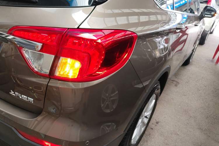Used Buick Envision 2017 28T Four-Wheel Drive Elite Model Right Rear Taillight